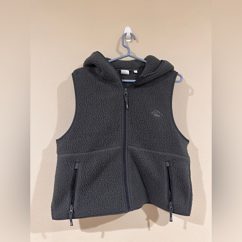 Aritzia Tna Polartec Thermal Pro Boulder Vest Jacket Dark Grey - Size Large